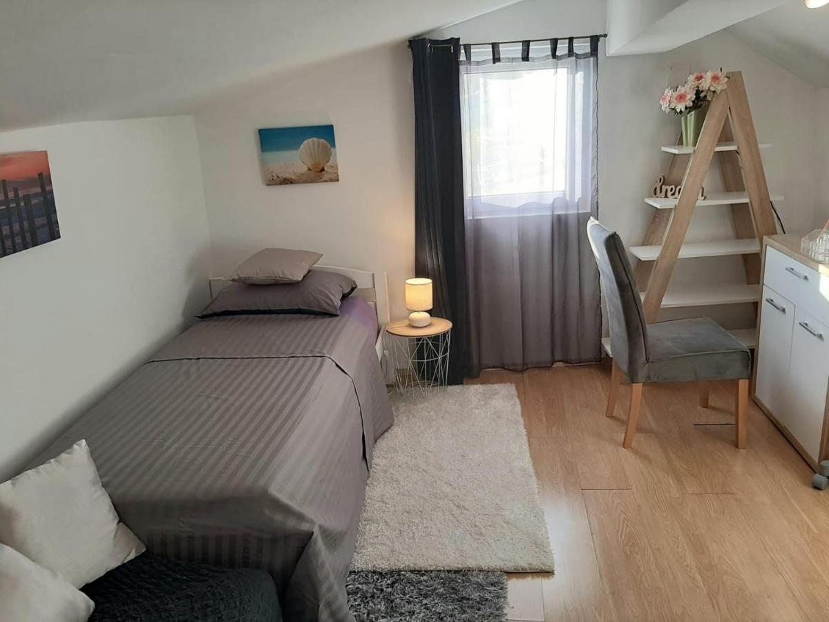 Apartment Natali Каштел-Стари Экстерьер фото