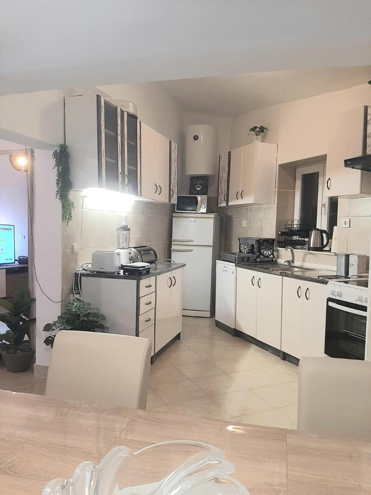 Apartment Natali Каштел-Стари Экстерьер фото